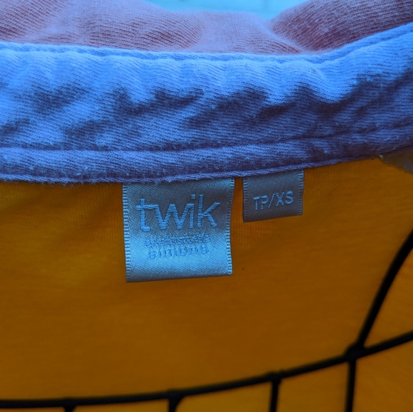 Simon's Retro Long Sleeve Collared Crop Top - Picture 11 of 11